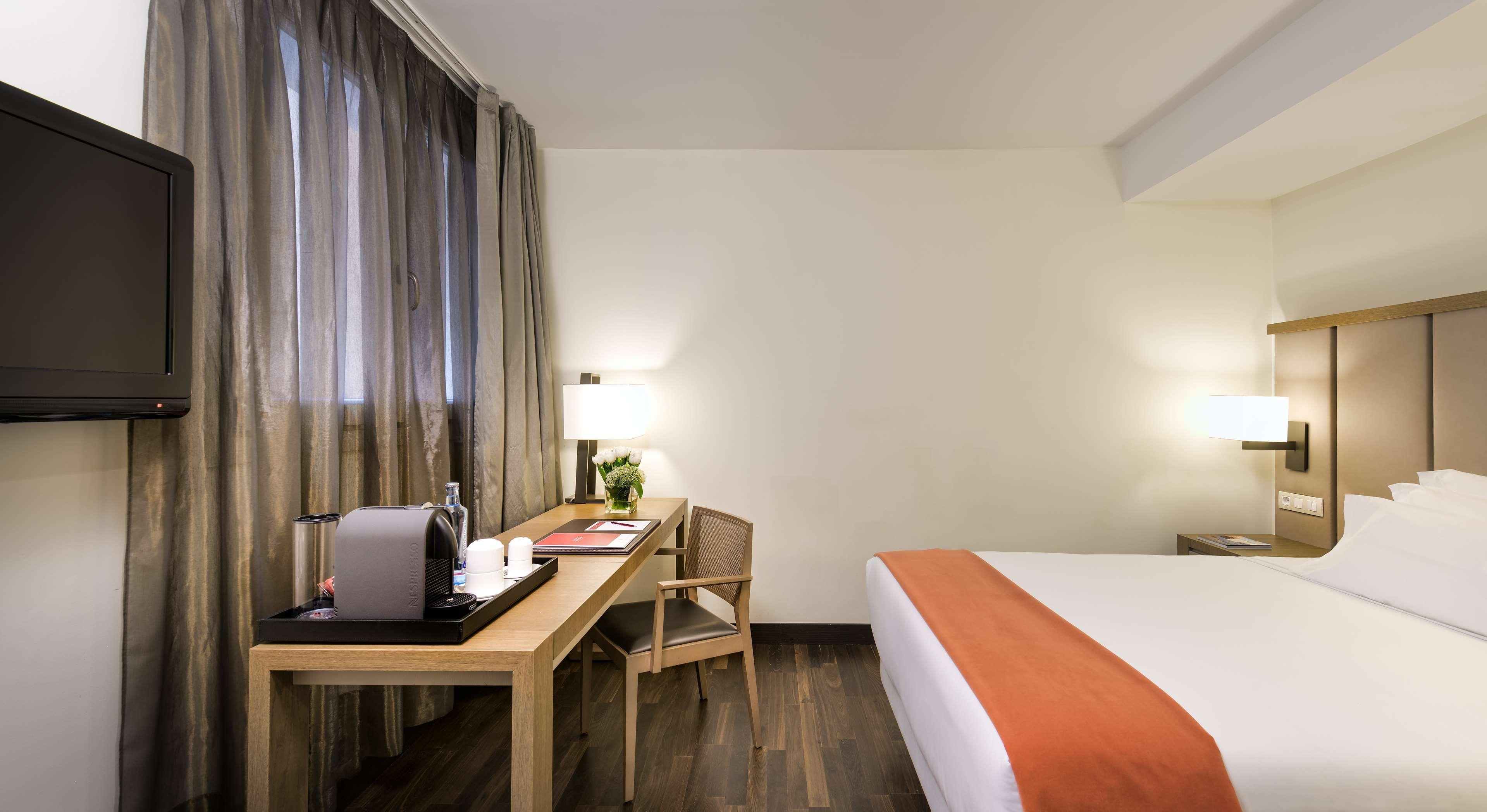 Nh Collection Madrid Palacio De Tepa Екстер'єр фото A room at the hotel
