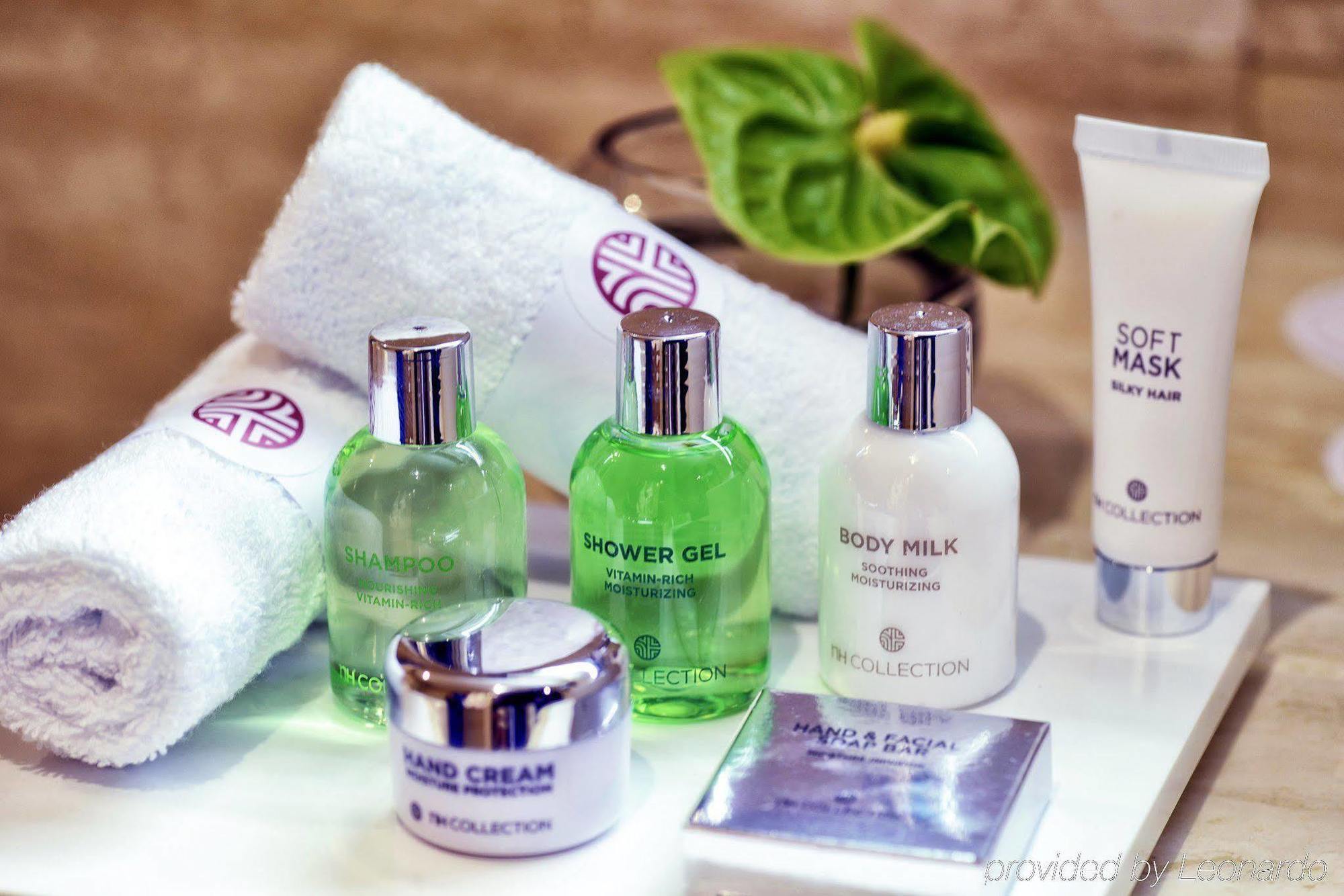 Nh Collection Madrid Palacio De Tepa Екстер'єр фото A selection of toiletries