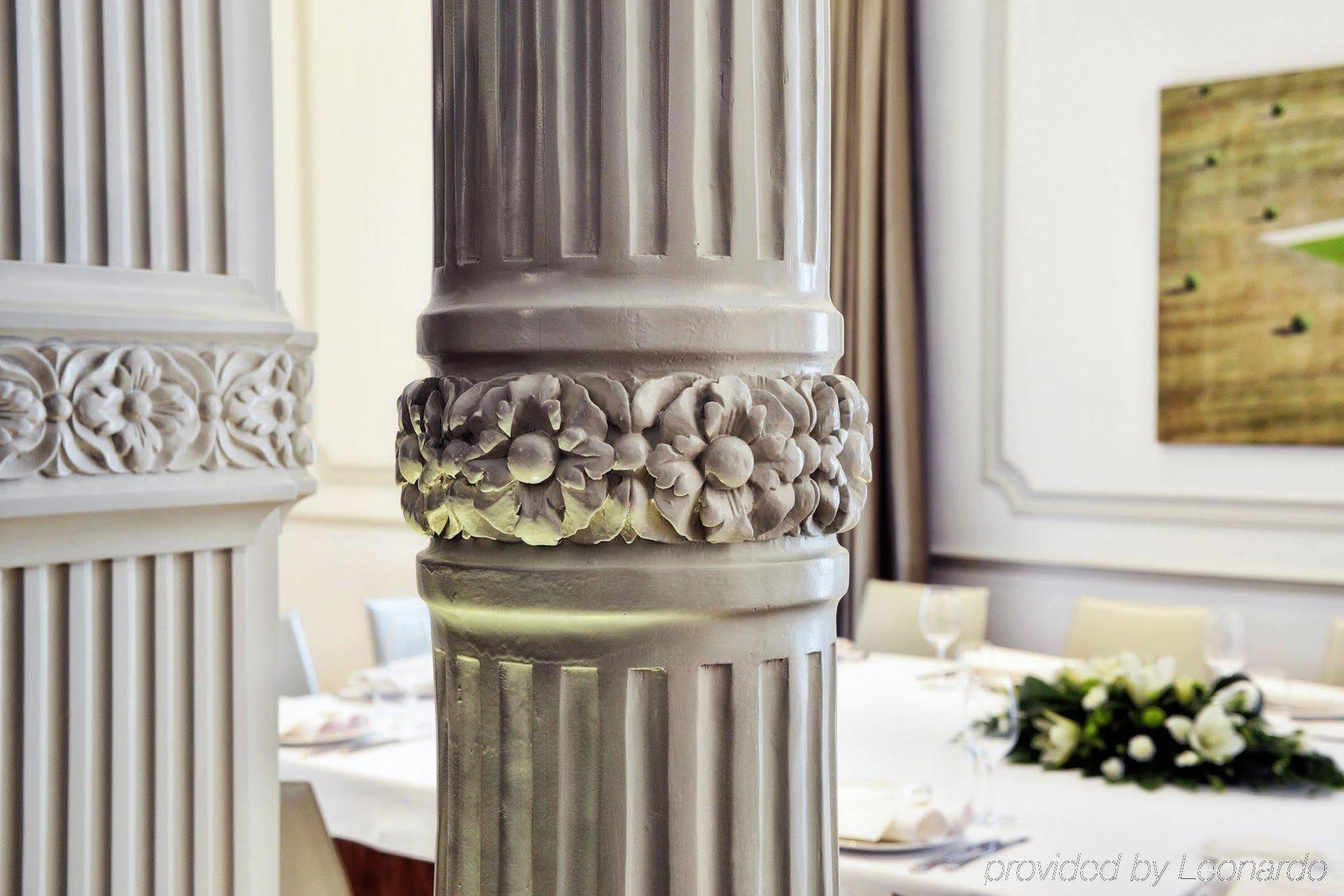 Nh Collection Madrid Palacio De Tepa Екстер'єр фото A column with a capital